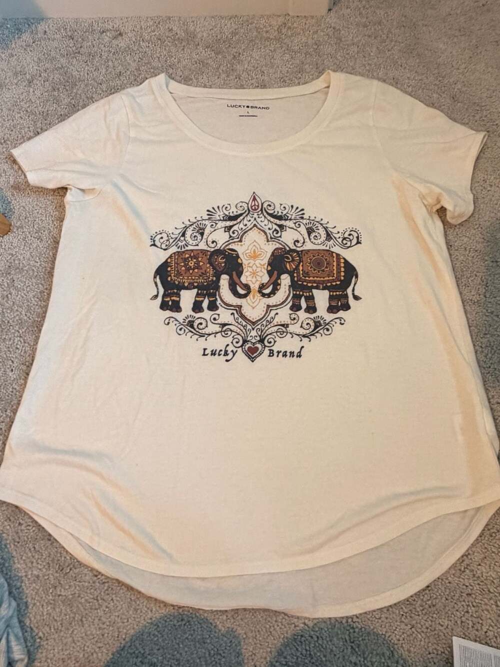 Lucky Brand Elephant Graphic Tee Size L Cream Short Sleeve Boho Shirt